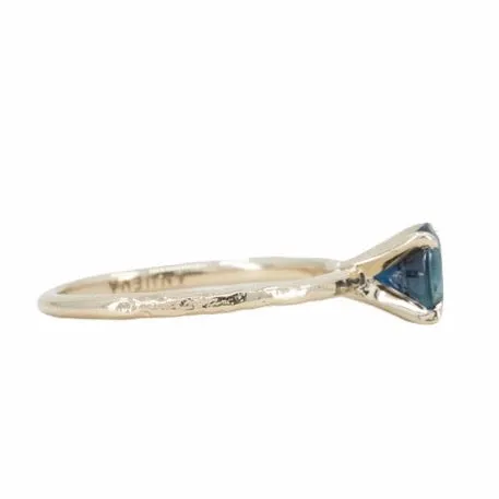 1.03ct Round Blue Australian Sapphire Evergreen Solitaire in 14k Yellow Gold