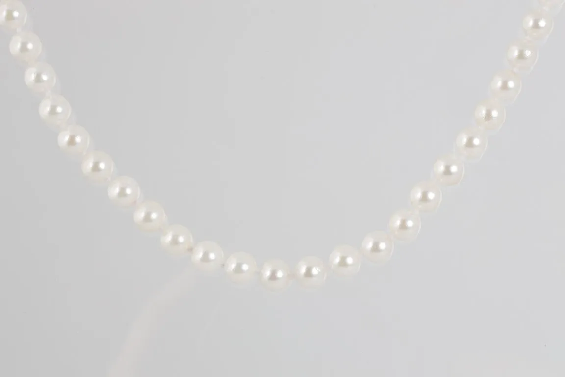 18'' 14k Yellow Gold 6.6mm Pearl Necklace (27.50g.)