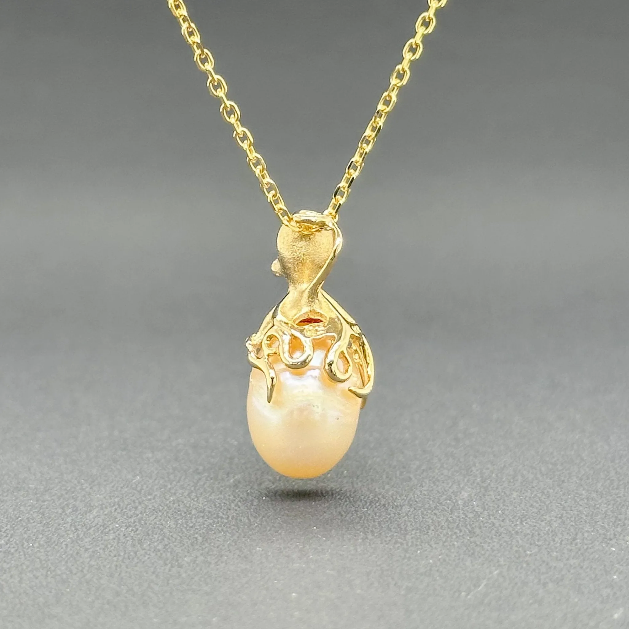 Estate 14K Y Gold South Sea Pearl & 0.01ctw H/SI1 Diamond Octopus Pendant