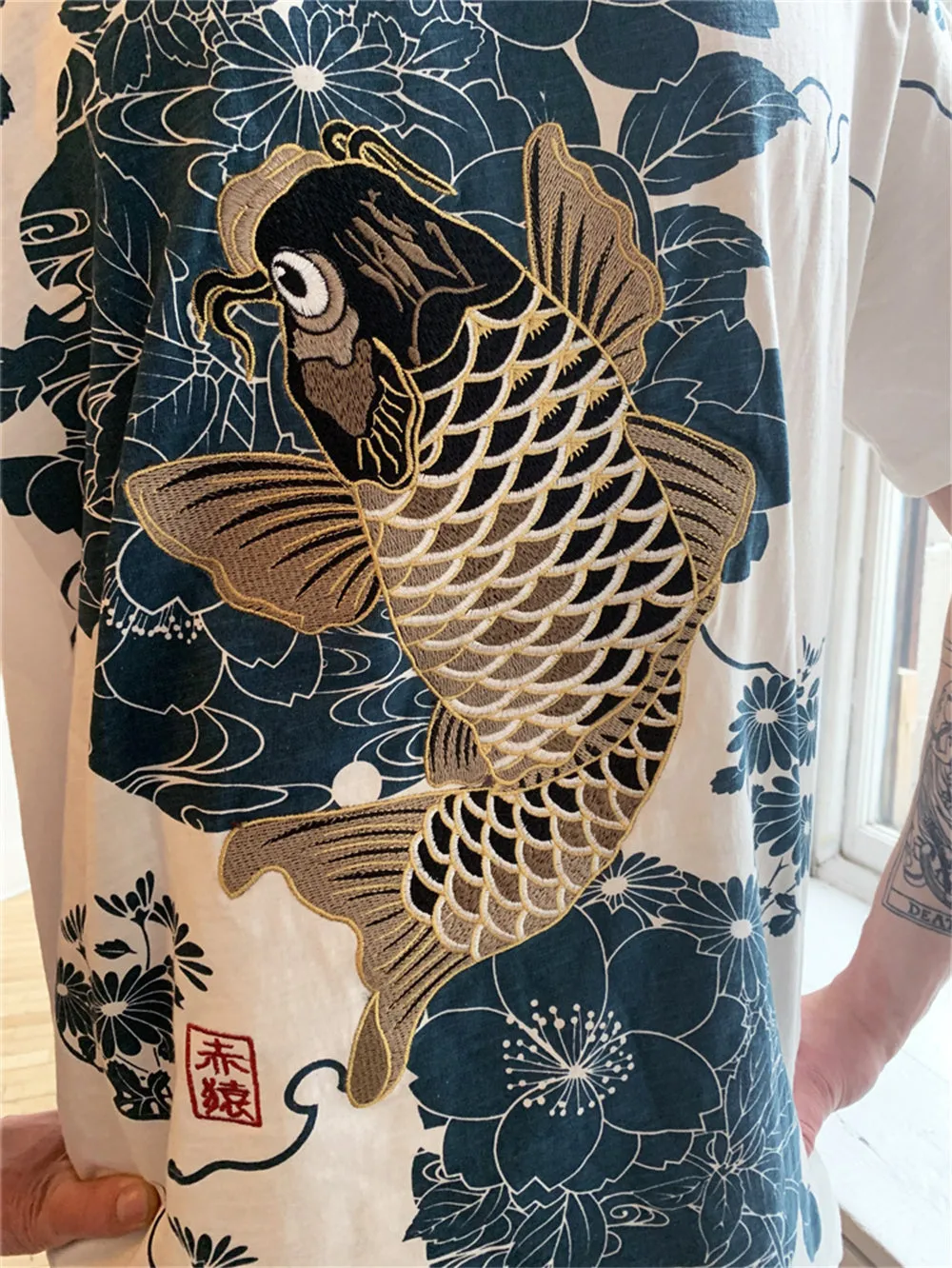 Koi Fish Floral embroidery T-Shirt (White/Blue)