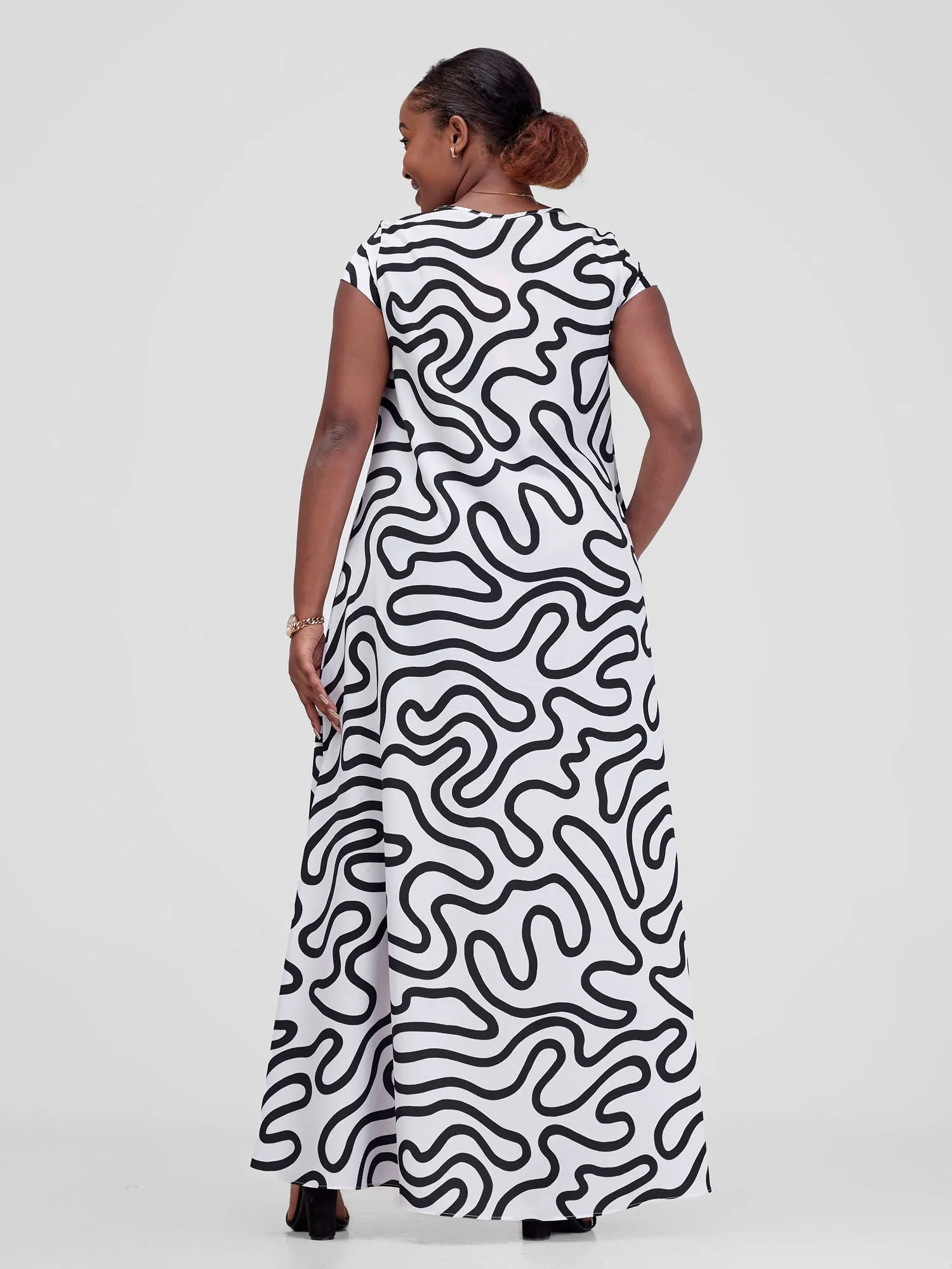 Vivo Sakari Cap Sleeve Maxi Dress - White / Black Kari Print